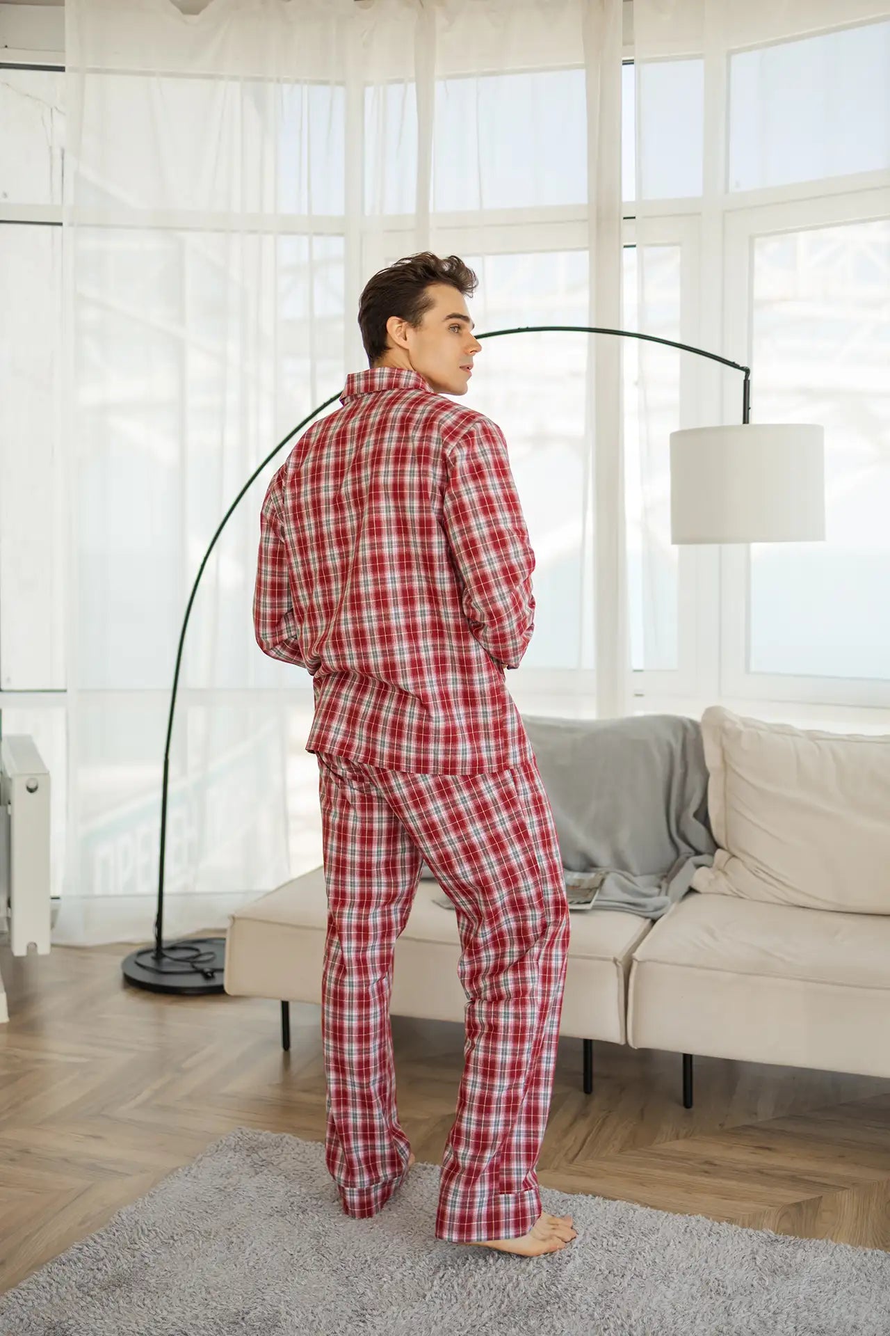  Стильна чоловіча піжама в клітинку, байковий матеріал,червоний , включає сорочку та штани  