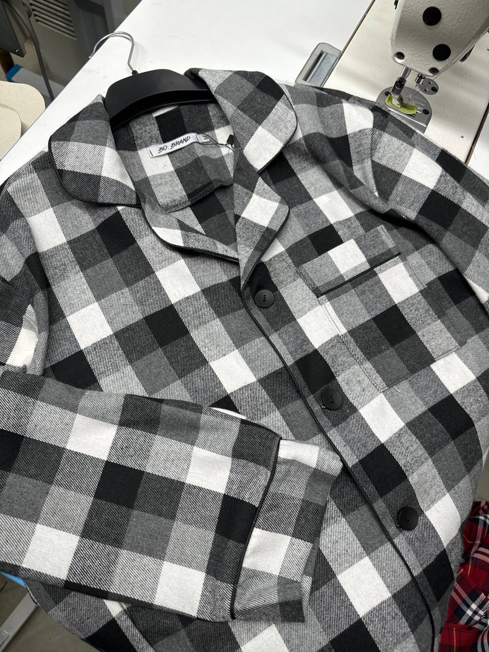 Парні піжами в клітинку фемілі лук з байки. Колір білий з чорним