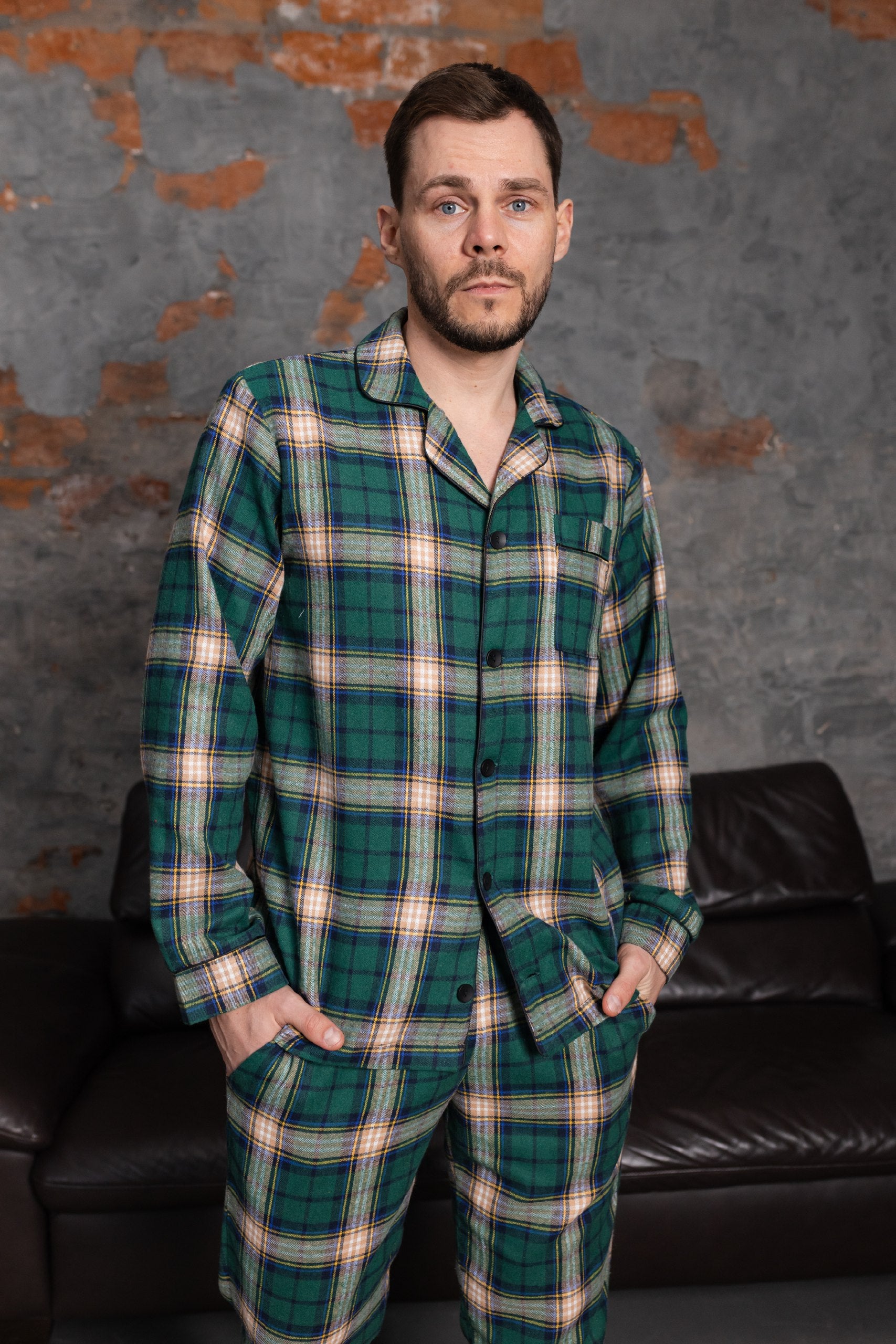 Чоловіча піжама в клітинку для новорічних фотосесій