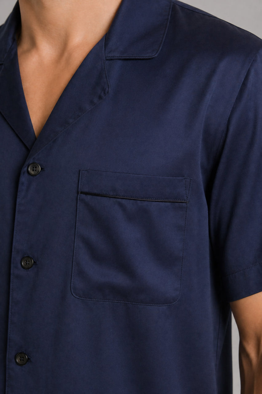 Сині шовкові штани від BOBRAND крупним планом