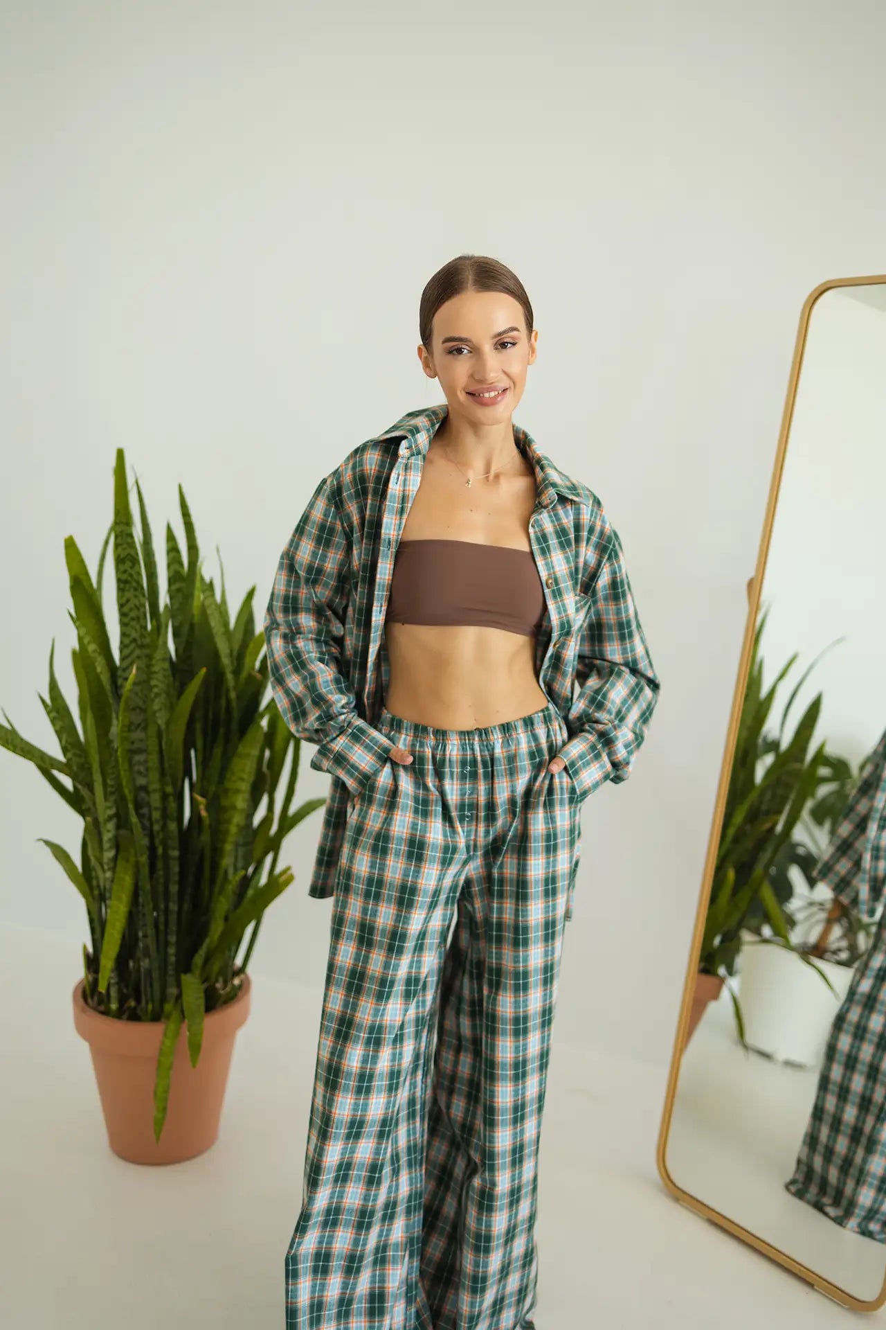 Жіноча піжама тепла в клітинку, зелений, з байки, довгий рукав, штани – ідеальна для зимових ночей 