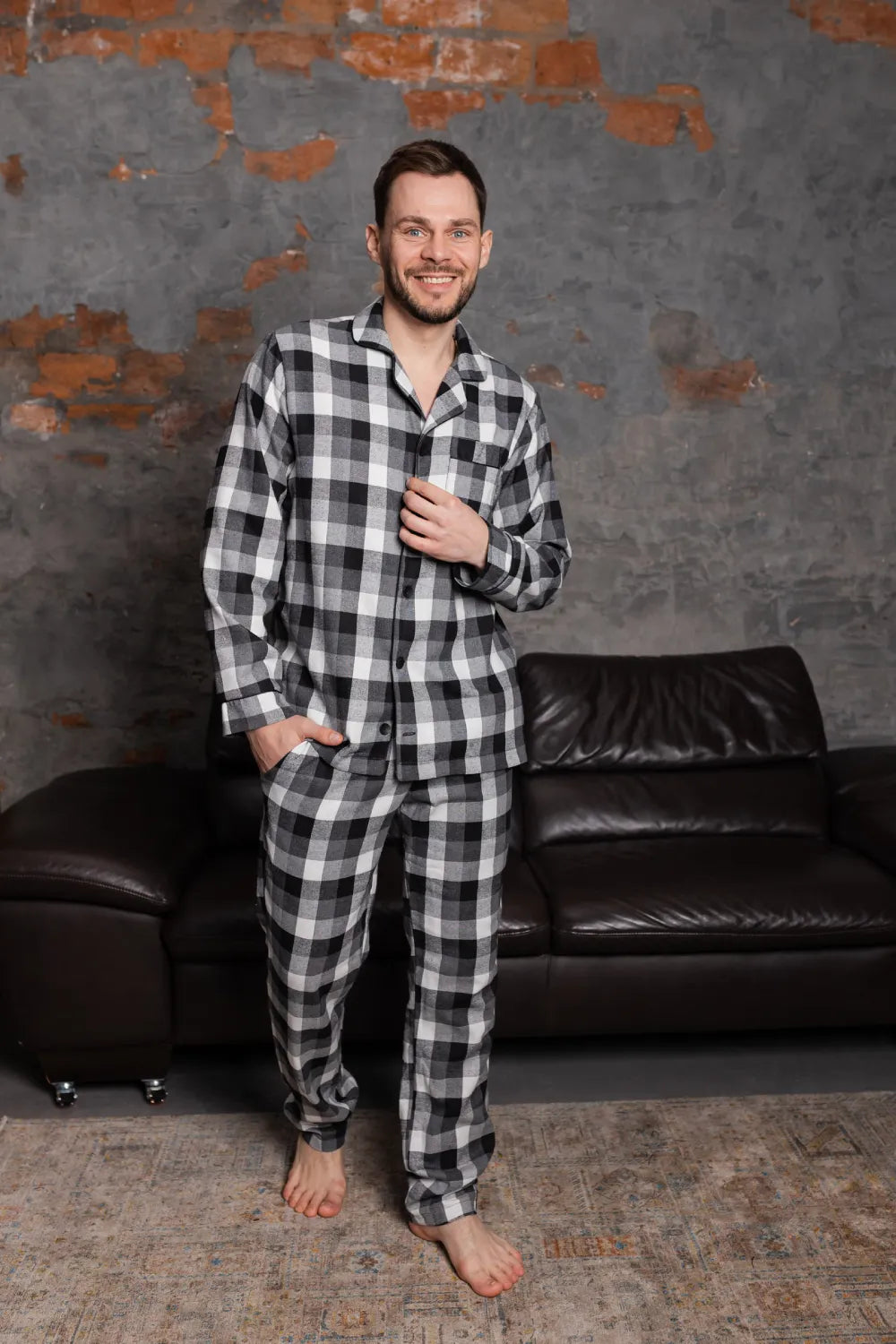 Чоловіча піжама в клітинку, байкова фланель, чорний‑білий колір, тепла флісова піжама – стильна та прикольна зимова чоловіча піжама