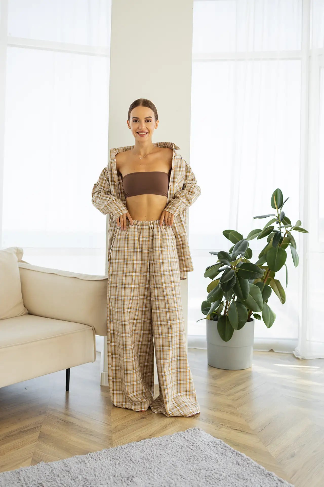 Жіноча тепла піжама в клітинку, бежевий, з байки, довгий рукав і зручні штани – комфорт у спальні  