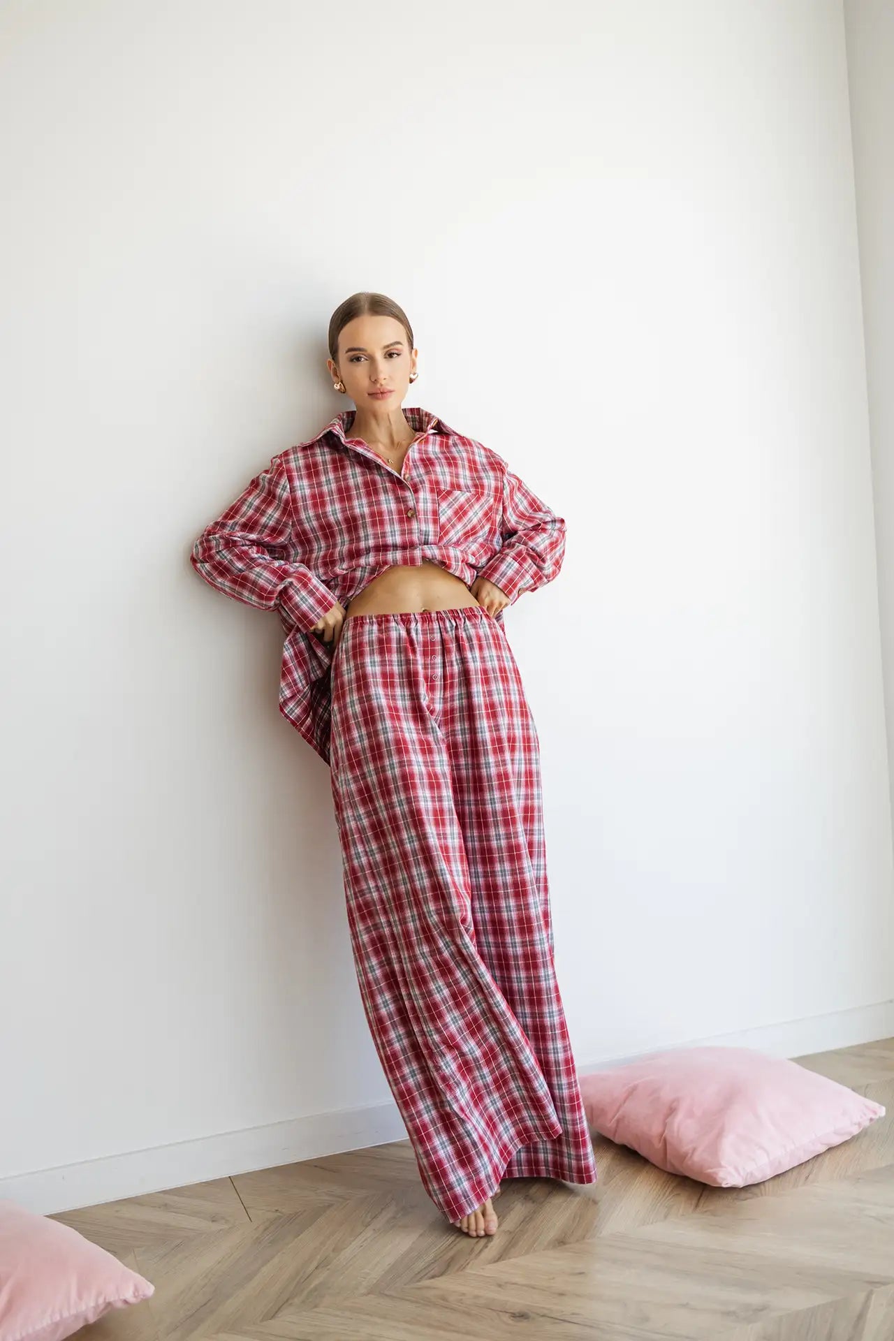 Жіноча тепла піжама в клітинку, колір червоний, з байки, довгий рукав і зручні штани – комфорт у спальні 