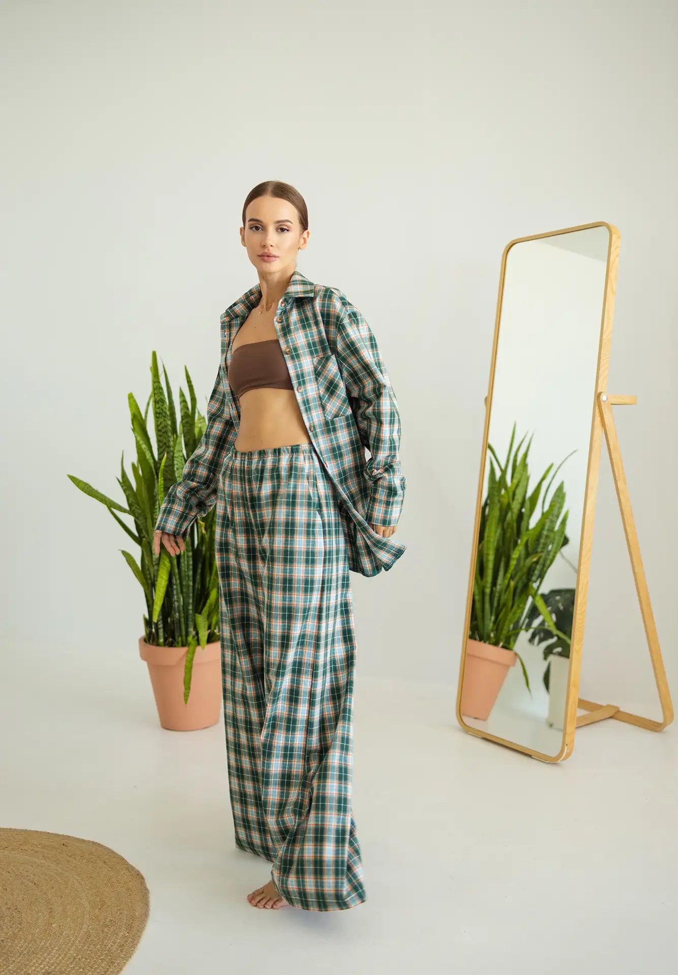 Тепла жіноча піжама в клітинку з байки, зелений колір – довгий рукав, штани, ідеальна для холодних вечорів  