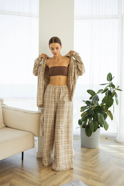 Тепла жіноча піжама в клітинку з байки, бежевий колір – довгий рукав, штани, ідеальна для холодних вечорів