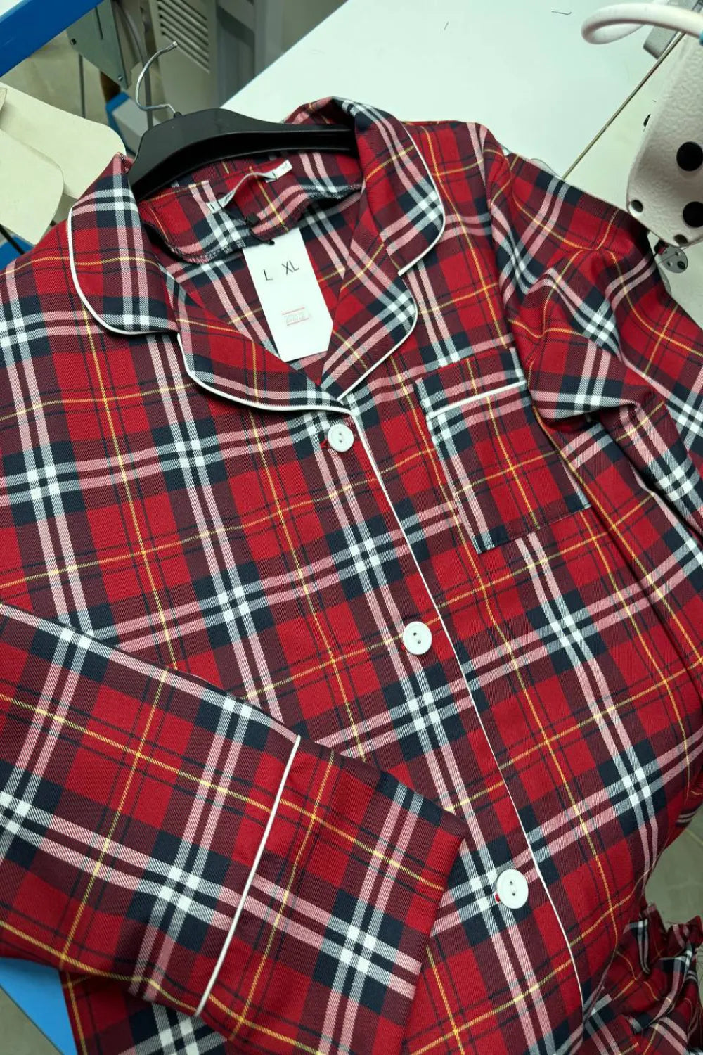 Тепла жіноча піжама в клітинку, колір Червоний БК з натуральної тканини. Комплект сорочка і штани.