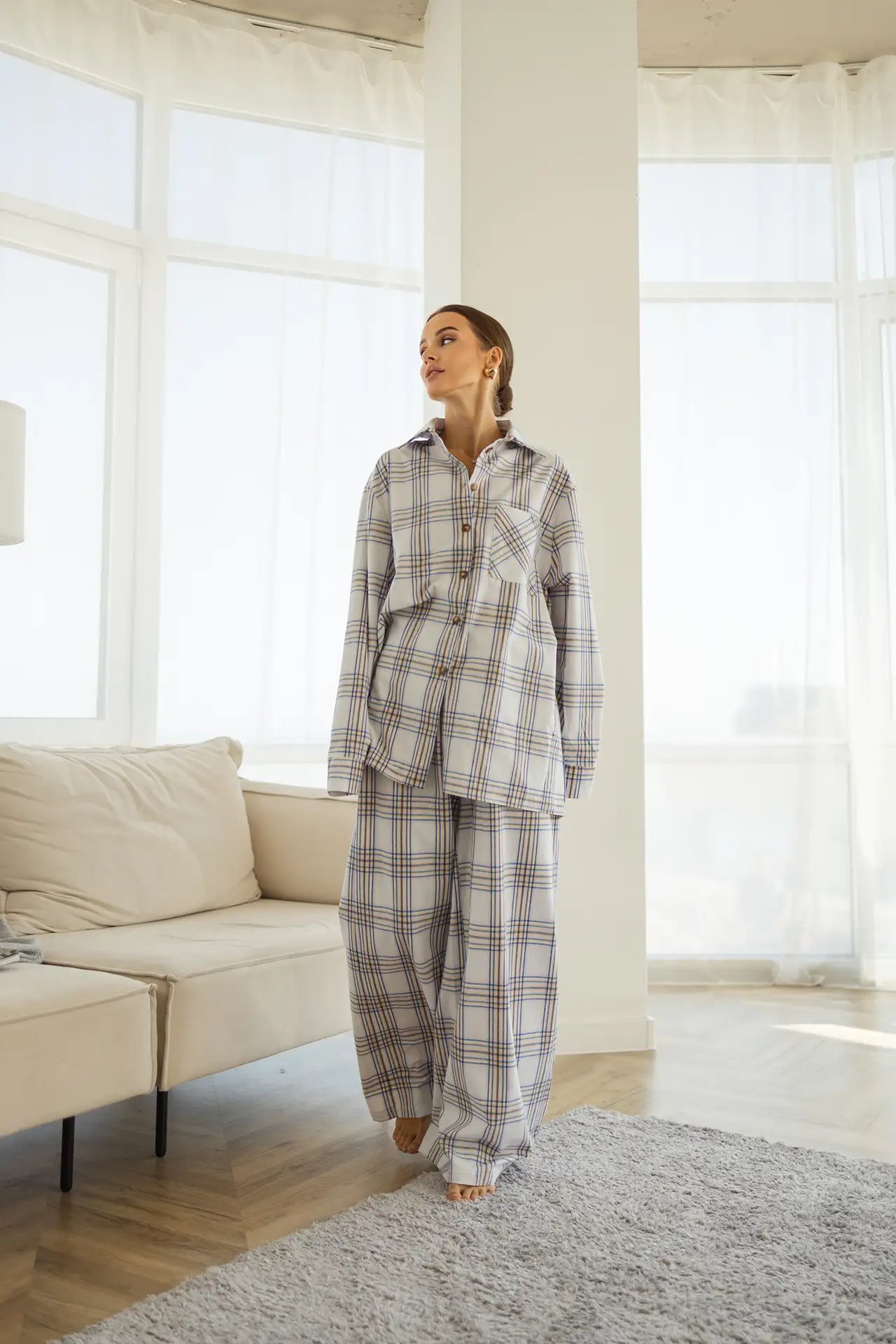 Тепла жіноча піжама в клітинку з байки, колір ,білий – довгий рукав, штани, ідеальна для холодних вечорів  